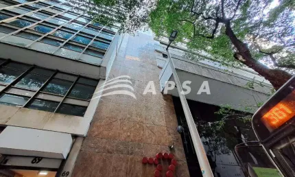 Andar comercial com 296 m², recepção, 03 banheiros, lavabo, 09 salas, vista deslumbrante e livre. ex