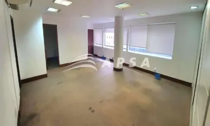 AMPLO ESPAÇO COMERCIAL, NO CENTRO DO RIO, DISPONÍVEL PARA LOCAÇÃO.   COM 639M² E EM EXCELENTE LOCALI