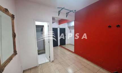 EXCELENTE SALA COMERCIAL DE 25M², LOCALIZADA NO CORAÇÃO DE COPACABANA, A POUCOS METROS DA PRAIA, COM