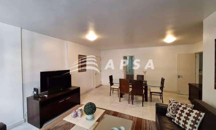 ESTE MARAVILHOSO APARTAMENTO DE 130M², LOCALIZADO NO CORAÇÃO DE IPANEMA, OFERECE UM ESPAÇO AMPLO E E