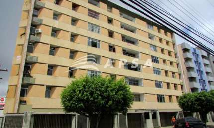 APARTAMENTO TRES QUARTOS MUITO BEM LOCALIZADO NA PONTA VERDE. O EDIFICIO MORADA TROPICAL FICA NA RUA