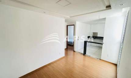 ALUGO EXCELENTE IMÓVEL DE 1ª LOCAÇÃO NO BAIRRO JARDIM DAS MARGARIDAS! APARTAMENTO COMPOSTO POR 2 QUA