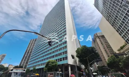 Sala comercial com excelente localização, próximos de bancos, comércio, farto transporte público. sa