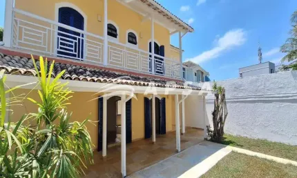BELÍSSIMA CASA DUPLEX, 04 QUARTOS, PARA ALUGUEL, NA RUA IVALDO DE AZAMBUJA - CONDOMÍNIO RIO MAR IX.
