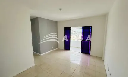 ALUGO EXCELENTE APARTAMENTO EM BROTAS! O IMÓVEL CONTA COM UMA SALA AMPLA E AREJADA, INTEGRADA A UMA