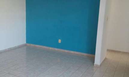 CASA COM 2QTOS,SALA COZINHA, WC-SOCIAL E AREA DE SERVICO.  NASCENTE PONTO DE REFERENCIA: APOS PASSAR