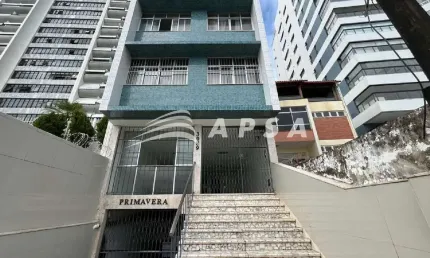 BOA OPORTUNIDADE NA LADEIRA DA BARRA. APARTAMENTO COM 55M² SEMIMOBILIADO, COMPOSTO COM 2 QUARTOS,1 B