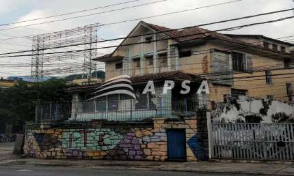 CASA COMERCIAL COM 300M2, COMPOSTO POR DEZ SALAS, QUATRO, BANHEIROS, UMA COZINHA E ÁREA EXTERNA. ALU