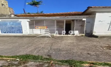 Excelente casa comercial localizada na soledade com 300 metros quadrados, imóvel contendo, cozinha ,