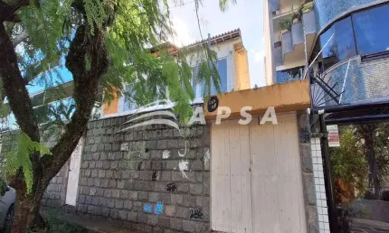 ESPAÇOSA E VERSÁTIL PROPRIEDADE DISPONÍVEL PARA ALUGUEL NO RECREIO DOS BANDEIRANTES. COM 630M², VARI