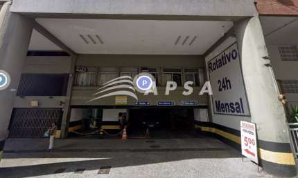 COM ACESSO 24H A GARAGEM ESTÁ LOCALIZADA NO CENTRO NA RUA DOS INVÁLIDOS 171 COM 12 METROS QUADRADOS,