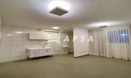APARTAMENTO LOCALIZADO NO 1º ANDAR DO PRÉDIO, NOVO COM 2 QUARTOS, AMBOS COM CORTINAS E VENTILADORES