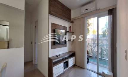 LINDO APARTAMENTO 03 QUARTOS, MOBILIADO, NA ESTRADA DOS BANDEIRANTES - JACAREPAGUÁ. SÃO 68M² DISTRIB