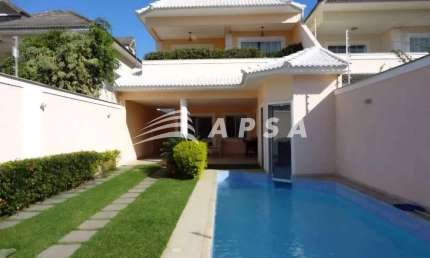 UMA LINDA CASA NO CONDOMÍNIO INTERLAGOS DE ITAÚNA – BARRA DA TIJUCA. DESCUBRA O PRIVILÉGIO DE VIVER