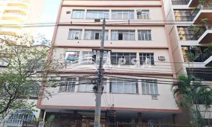 EXCELENTE APARTAMENTO DE 55 M², DE FRENTE, COM ÓTIMA ILUMINAÇÃO NATURAL E VENTILAÇÃO. POSSUI SALA AM