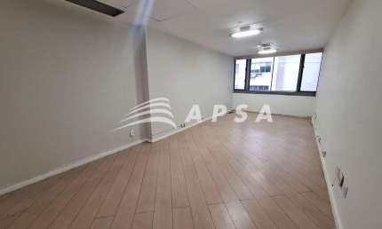 NO CORAÇÃO DO CENTRO DO RIO, EM EXCELENTE LOCALIZAÇÃO, ESTA SALA COMERCIAL PARA ALUGUEL É PERFEITA P