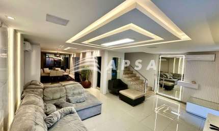 CASA MOBILIADA NO EDSON QUEIROZ COM 3 SUÍTES COM CLOSET, DISPÕE DE 220M² COM ESPAÇO DE LAZER COM JAC
