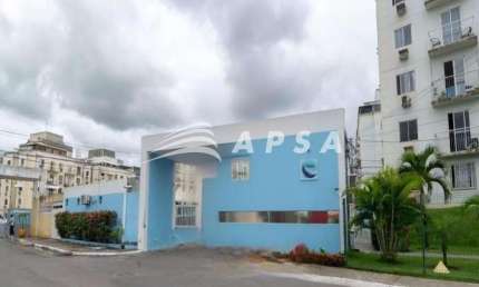 ALUGA-SE APARTAMENTO PRÓXIMO AO CENTRO DE LAURO DE FREITAS. IMÓVEL SERÁ ALUGADO SEM MOBILA.  COMPOST
