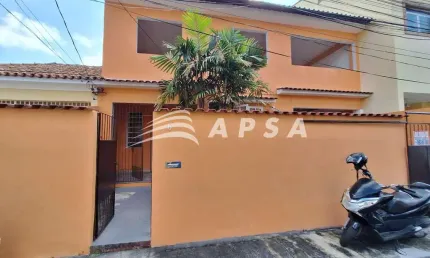 EXCELENTE CASA DUPLEX EM RUA FECHADA EM MADUREIRA. VENHA CONHECER E SE ENCANTAR COM ESSA CASA DUPLEX