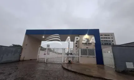 APARTAMENTO PARA ALUGUEL COM 2 QUARTOS, BEM VENTILADO E COM UMA PEQUENA ÁREA DE SERVIÇO. O IMÓVEL OF