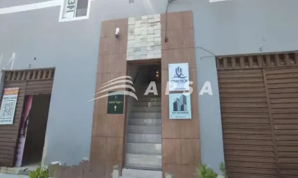Loja comercial muito bem estruturada, sem nenhum tipo de obra para fazer. sala no 1º piso com banhei