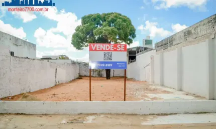 Lote comercial ao lado da Farmácia Pague Menos, na Av. Prudente de Morais