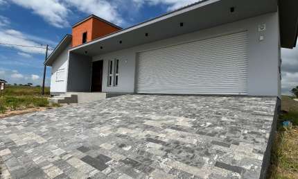 Casa com alto padrão de construção - Içara - Bairro Ronco D'agua