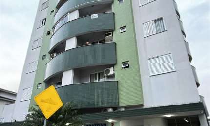 Apartamento Semi Mobiliado no Centro de Urussanga - 2 vagas de garagem