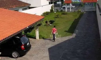 Espetacular Casa com 360 m² de Área Construída em Terreno de 660 m² 5 Quartos e Inúmeras Possibilidades no Bairro Santa Quitéria