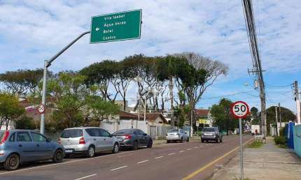 Oportunidade Imperdível: Casa Comercial em Localização Fantástica - Rua Principal com Alto Fluxo e Visibilidade