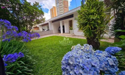 Casa TERREA EM FRENTE A PRAÇA 29 DE MARÇO com 4 dormitórios à venda, 230 m² por R$ 2.150.000 - Mercês - Curitiba/PR