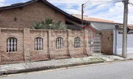 Casa à venda no bairro Jardim Independência - Taubaté/SP