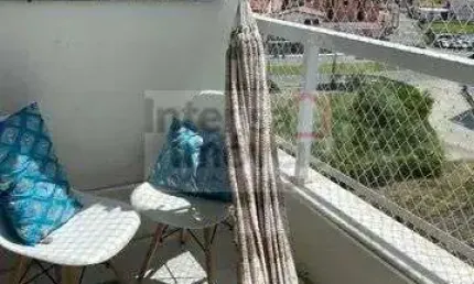 Apartamento , 02 Dormitórios , Suíte ,  vaga coberta, sacada  !