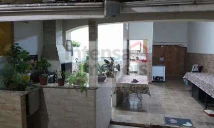 Sobrado à venda no bairro Loteamento Residencial Andrade - Pindamonhangaba/SP