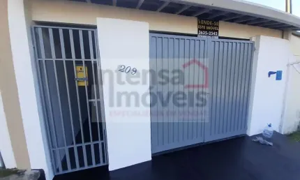 Casa à venda no bairro Esplanada Santa Terezinha - Taubaté/SP