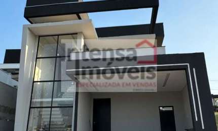 Sobrado à venda no bairro Loteamento Residencial Fazenda Casa Grande - Taubaté/SP