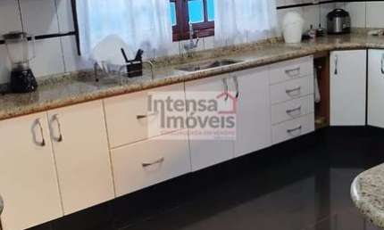 Sobrado à venda no bairro Esplanada Independência - Taubaté/SP