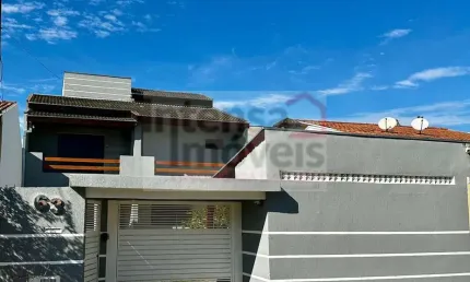 Sobrado à venda no bairro Residencial Estoril - Taubaté/SP