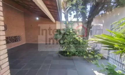Casa à venda no bairro Jardim Independência - Taubaté/SP