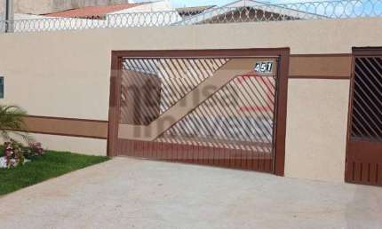 Casa à venda no bairro Residencial Mombaça - Pindamonhangaba/SP