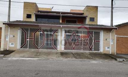 Sobrado à venda no bairro Alto do Cardoso - Pindamonhangaba/SP