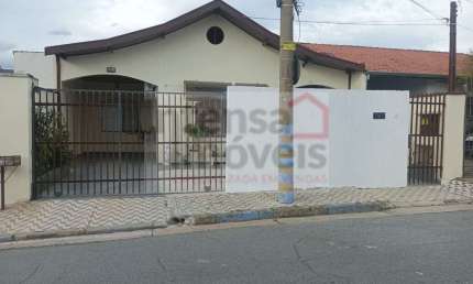 Casa à venda no bairro Jardim Independência - Taubaté/SP