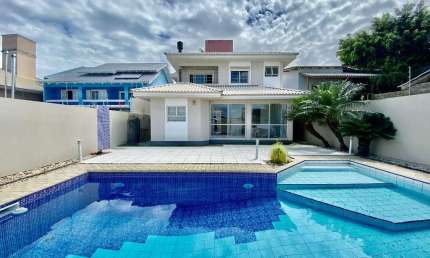 Casa com 5 quartos à venda na Rua São Cristóvão, 190, Coqueiros, Florianópolis por R$ 2.500.000