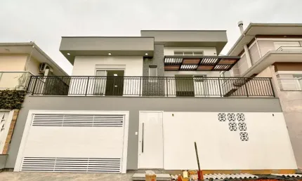 Casa com 3 quartos à venda na dos perdizes, 65, pedra branca, palhoça por r$ 1.790.000