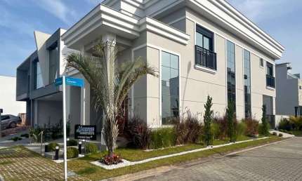 Casa em condomínio fechado com 3 quartos à venda na Avenida Wilson Castelo Branco, 700, Deltaville, Biguaçu por R$ 1.400.000