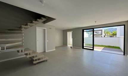 Casa em condomínio fechado com 3 quartos à venda na Avenida Wilson Castelo Branco, 196, Deltaville, Biguaçu por R$ 1.200.000