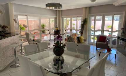 Casa com 4 quartos à venda na Stuttgart, 64, Córrego Grande, Florianópolis por R$ 3.100.000