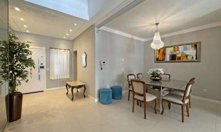 Casa com 3 quartos à venda na Rua José Cândido da Silva, 549, Balneário, Florianópolis por R$ 2.950.000