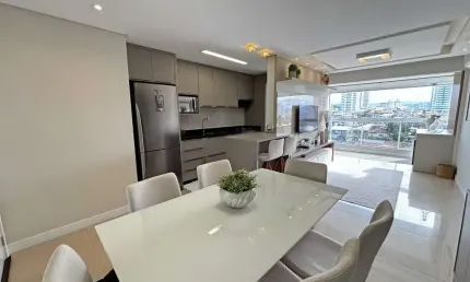 Apartamento com 2 quartos à venda na Rua Eugênio Portela, 654, Barreiros, São José por R$ 780.000