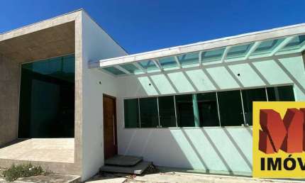 Casa Moderna e espaçosa com 03 quartos em Condomínio Completo